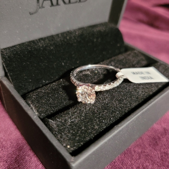 Jared Diamond Engagement Ring 3/8 ct 14k White Gold - Picture 4 of 11